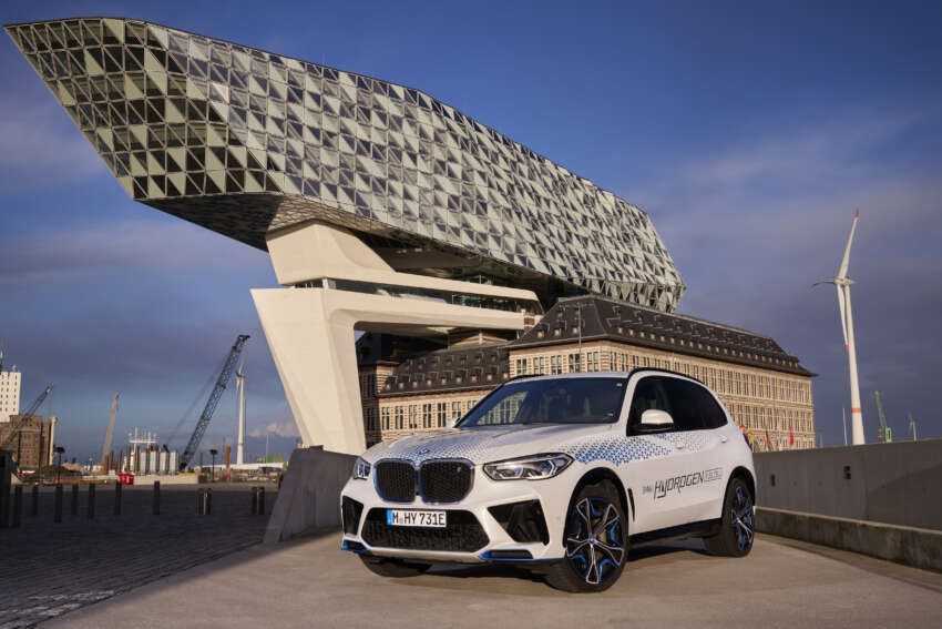 BMW iX5 Hydrogen has 401 hp power, 504 km range 1581898