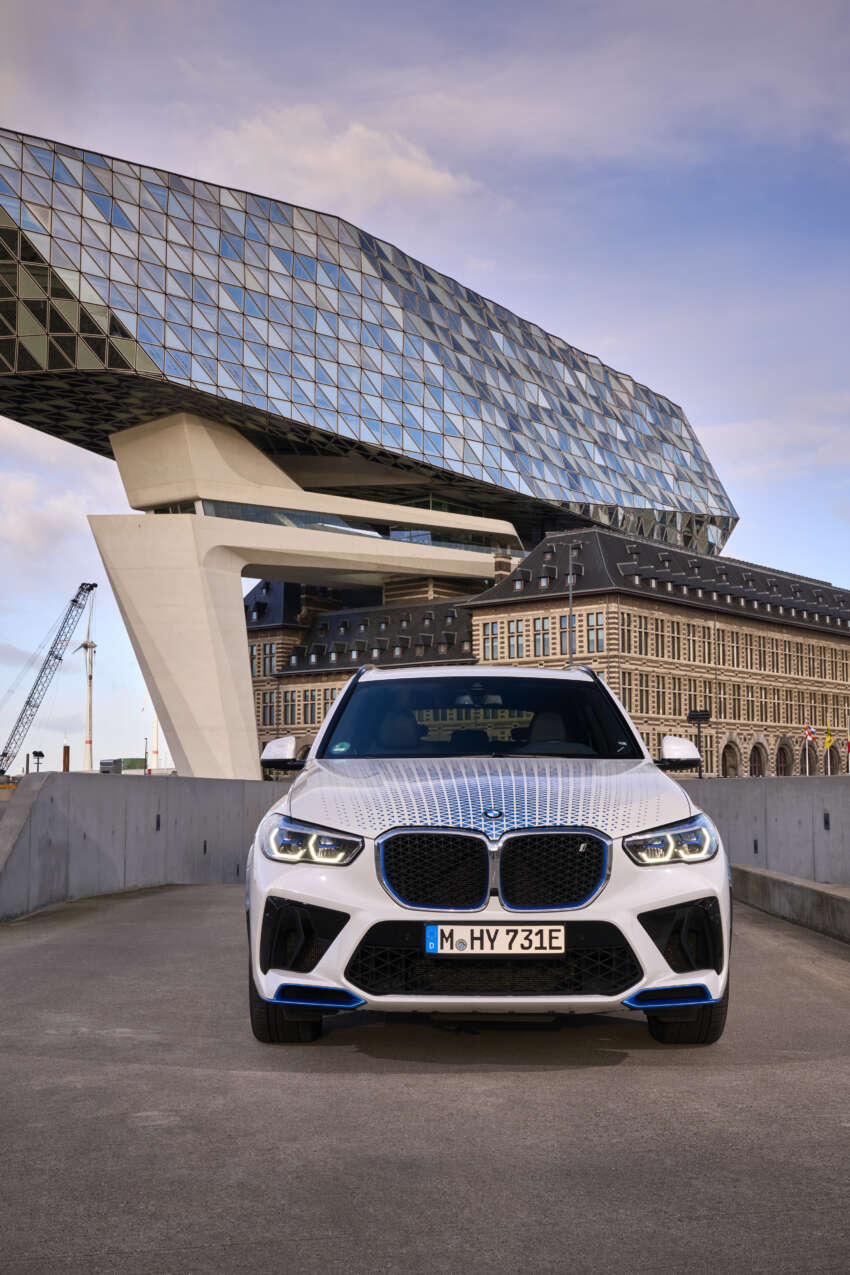 BMW iX5 Hydrogen has 401 hp power, 504 km range 1581921
