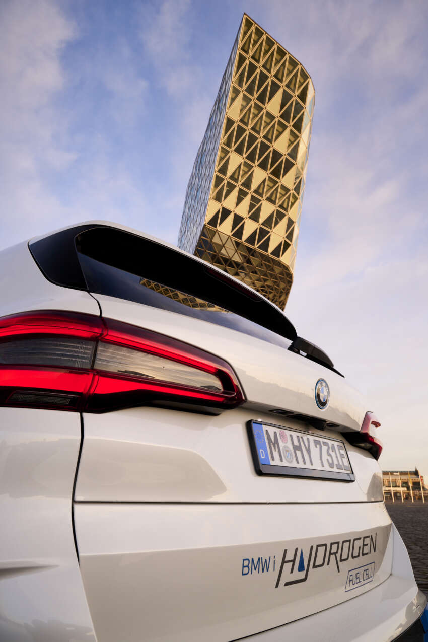 BMW iX5 Hydrogen has 401 hp power, 504 km range 1581934