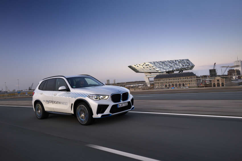 BMW iX5 Hydrogen has 401 hp power, 504 km range 1581880