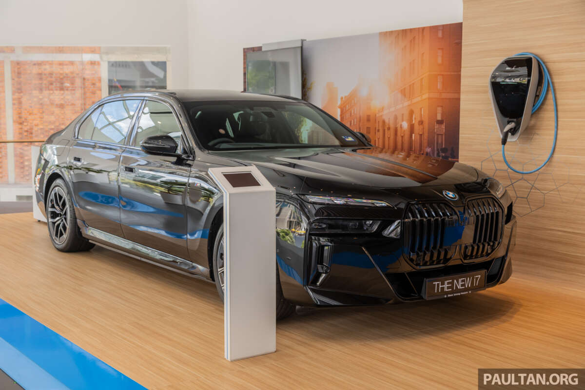 马来西亚 2023 BMW i7 xDrive60 M Sport – 电动续航里程 625 公里，544 马力，31.3 英寸影院屏幕； 从 RM707,000 起