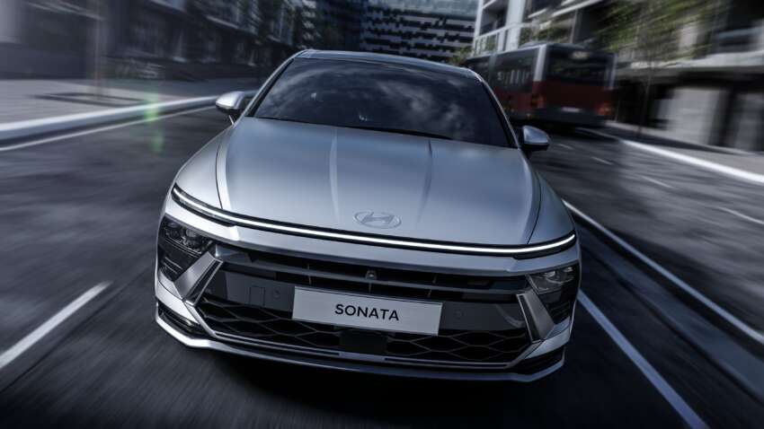 2023 Hyundai Sonata – eighth-gen D-segment facelift gets Staria-esque full-width DRL, redesigned interior 1595043