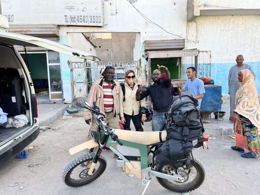 Female rider crosses Africa using an electric Cake 1583072
