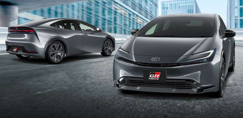 Toyota Prius 2023 dengan GR Parts kini di Jepun 1586969