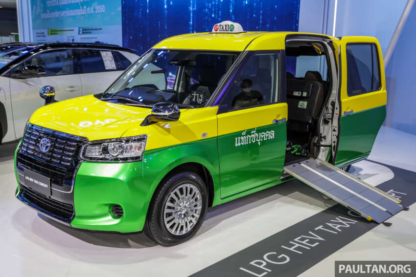 Bangkok 2023: Toyota Thai Taxi – liquefied petroleum gas hybrid concept based on JPN Taxi with local livery 1595315