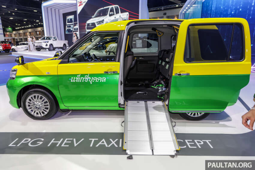 Bangkok 2023: Toyota Thai Taxi – liquefied petroleum gas hybrid concept based on JPN Taxi with local livery 1595319