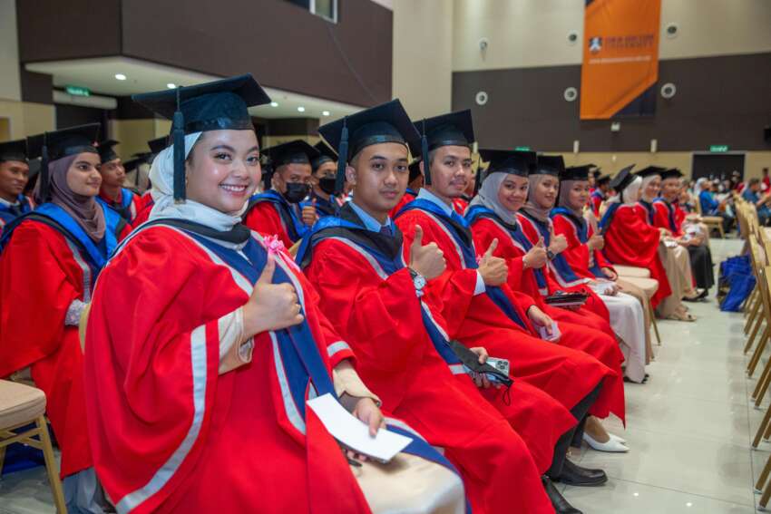 DRB-Hicom University rai 1,076 graduan termasuk 7 pemegang ijazah PHD pertamanya dalam majlis konvo 1582425