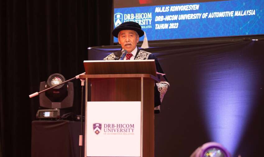 DRB-Hicom University rai 1,076 graduan termasuk 7 pemegang ijazah PHD pertamanya dalam majlis konvo 1582429