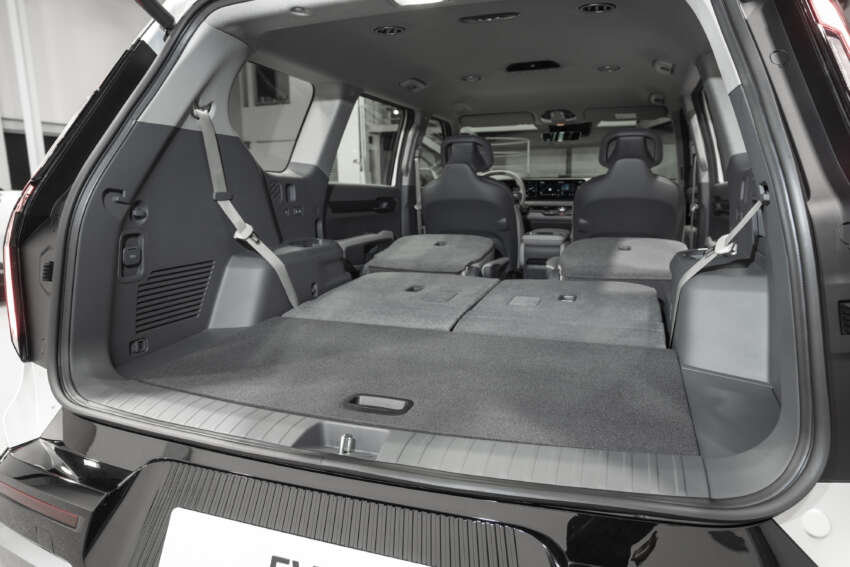 Kia EV9 unveiled – E-GMP three-row EV SUV with six or seven seats,  180-degree swivel seats for 2nd row 1588468