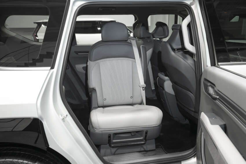 Kia EV9 unveiled – E-GMP three-row EV SUV with six or seven seats,  180-degree swivel seats for 2nd row 1588470