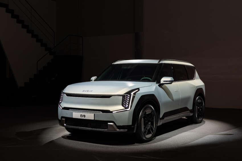 Kia EV9 unveiled – E-GMP three-row EV SUV with six or seven seats,  180-degree swivel seats for 2nd row 1588461