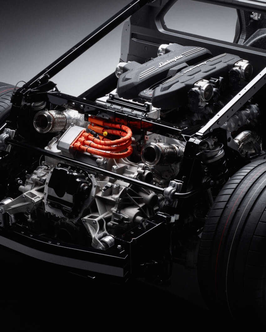 Lamborghini LB744 – Aventador successor is a V12 PHEV with 1,015 PS, 3 electric motors, 3.8 kWh battery 1586195