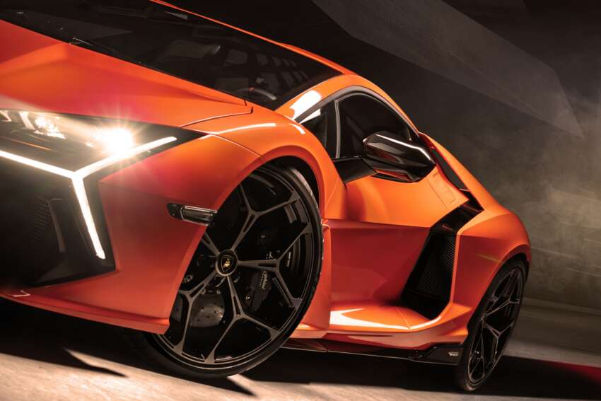 Lamborghini Revuelto debuts – 6.5 litre NA V12 PHEV with 1,015 PS gets new 8DCT, three e-motors, ADAS 1596698