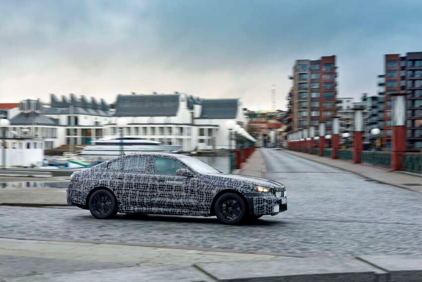 BMW i5 – first ever electric 5 Series teased again during winter tests, completes 3,000 km icy road trip 1596180