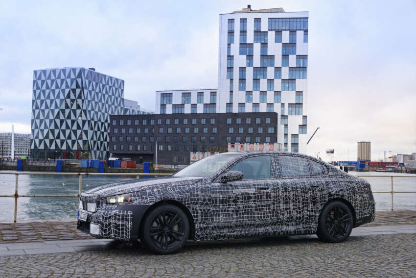 BMW i5 – first ever electric 5 Series teased again during winter tests, completes 3,000 km icy road trip 1596183
