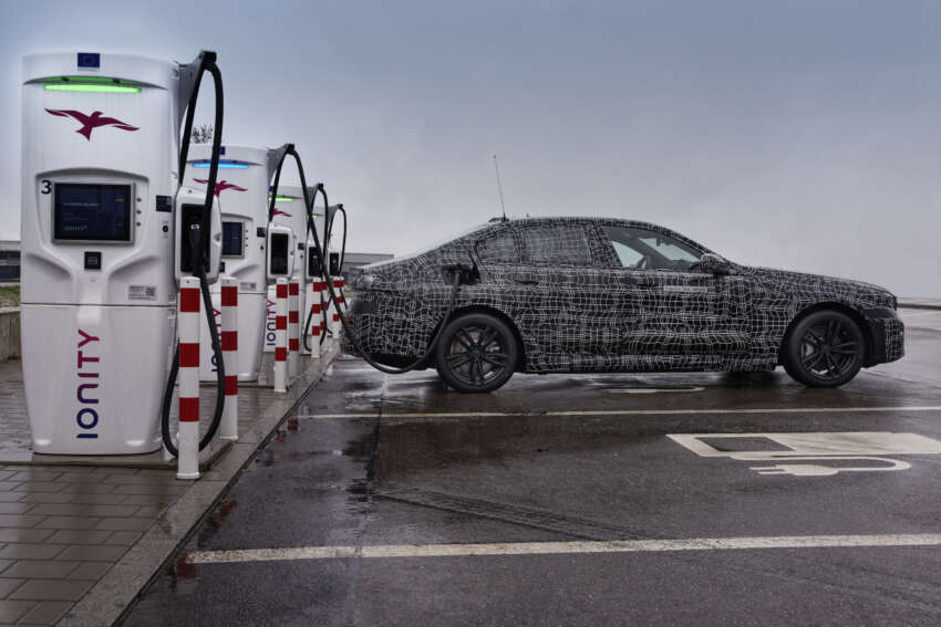 BMW i5 – first ever electric 5 Series teased again during winter tests, completes 3,000 km icy road trip 1596168
