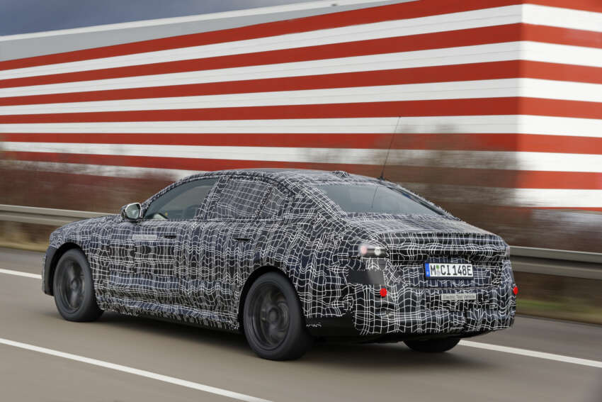 BMW i5 – first ever electric 5 Series teased again during winter tests, completes 3,000 km icy road trip 1596171