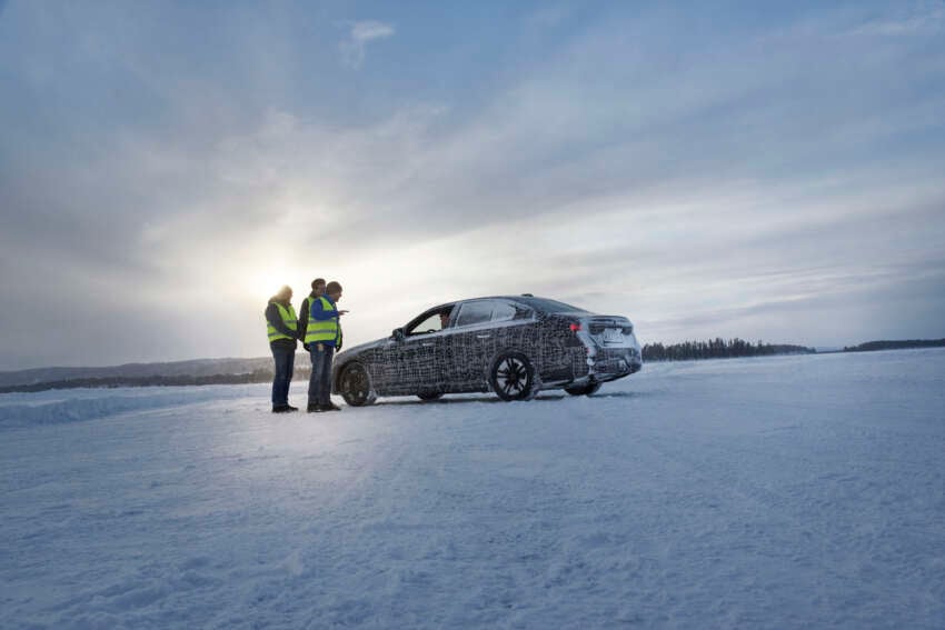BMW i5 – first ever electric 5 Series teased again during winter tests, completes 3,000 km icy road trip 1596251