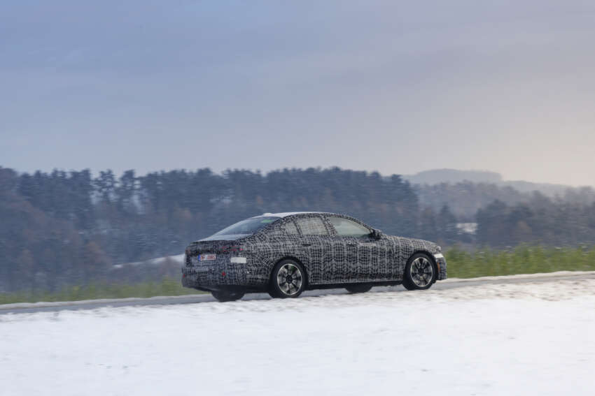 BMW i5 – first ever electric 5 Series teased again during winter tests, completes 3,000 km icy road trip 1596218