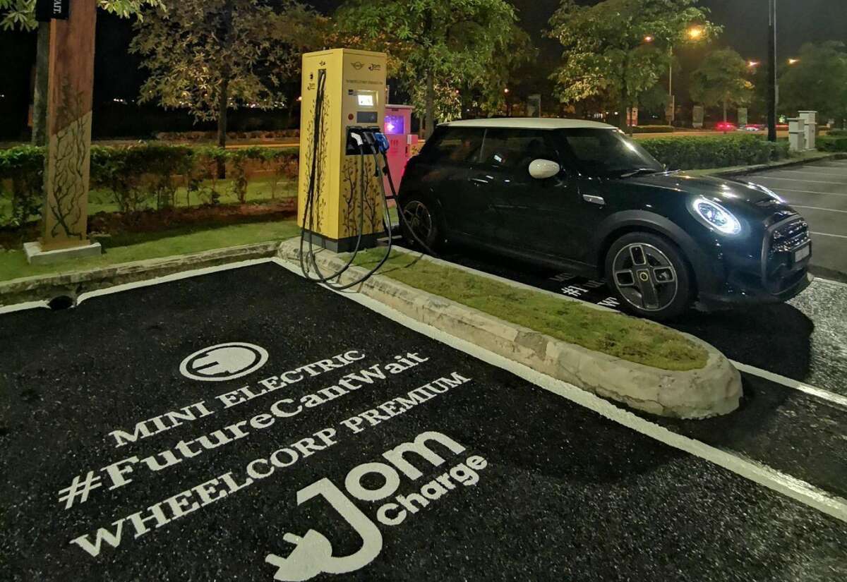 Wheelcorp Premium launches 50 kW DC charger at Eco Sanctuary, Kota Kemuning on JomCharge network