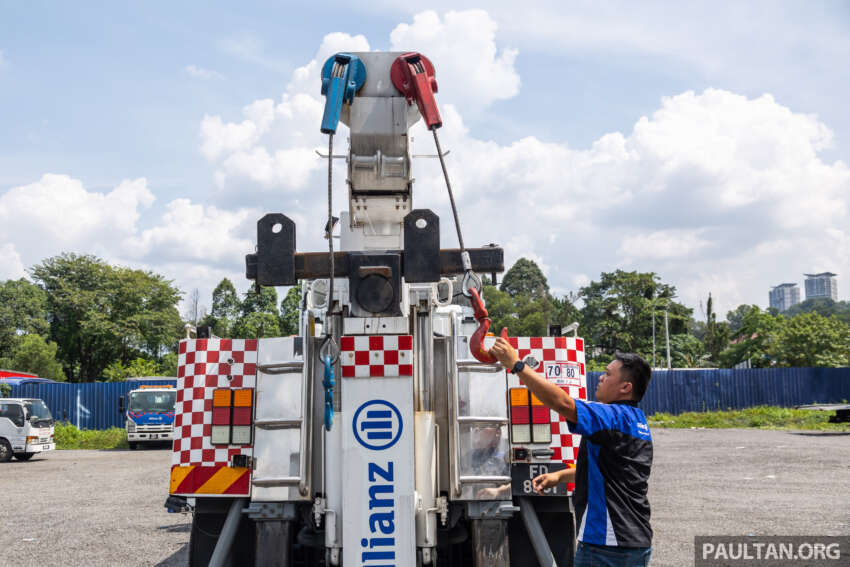 Allianz Truck Warrior – roadside assistance/towing for goods vehicles up to 7.5t with a RM120 policy add-on 1597858