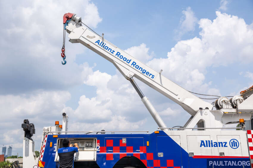 Allianz Truck Warrior – roadside assistance/towing for goods vehicles up to 7.5t with a RM120 policy add-on 1597859