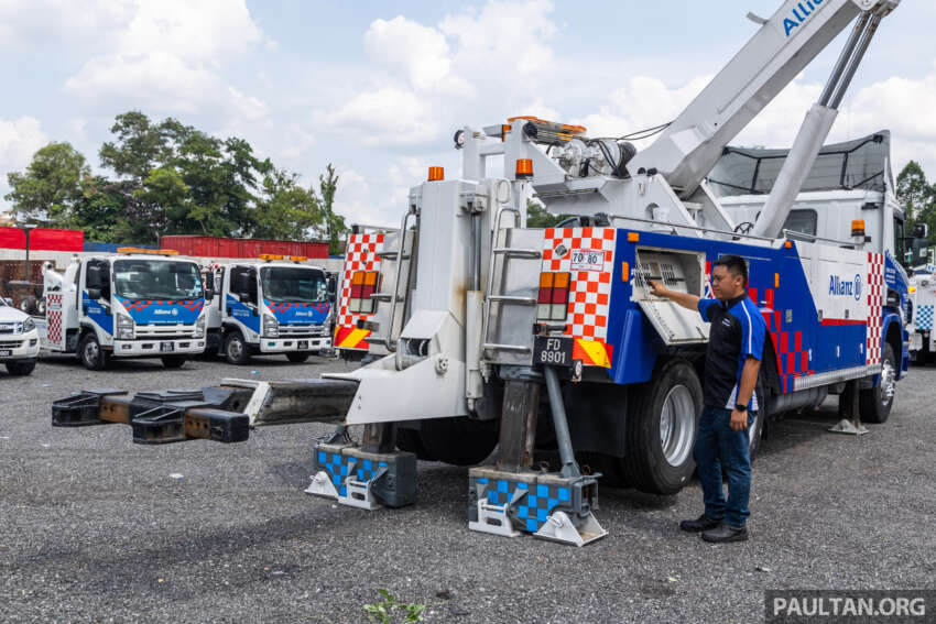 Allianz Truck Warrior – roadside assistance/towing for goods vehicles up to 7.5t with a RM120 policy add-on 1597865