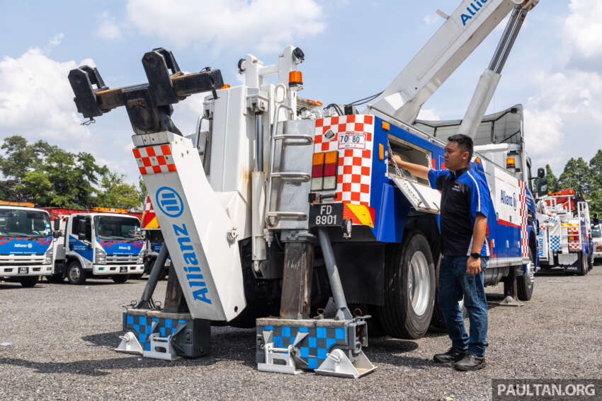 Allianz Truck Warrior – roadside assistance/towing for goods vehicles up to 7.5t with a RM120 policy add-on 1597868