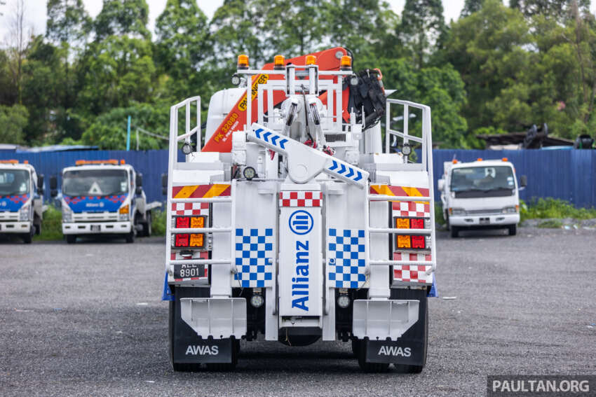 Allianz Truck Warrior – roadside assistance/towing for goods vehicles up to 7.5t with a RM120 policy add-on 1597839