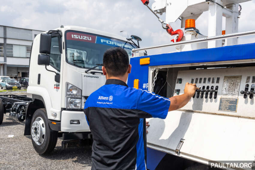 Allianz Truck Warrior – roadside assistance/towing for goods vehicles up to 7.5t with a RM120 policy add-on 1597831