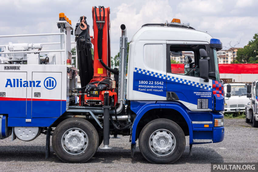 Allianz Truck Warrior – roadside assistance/towing for goods vehicles up to 7.5t with a RM120 policy add-on 1597841
