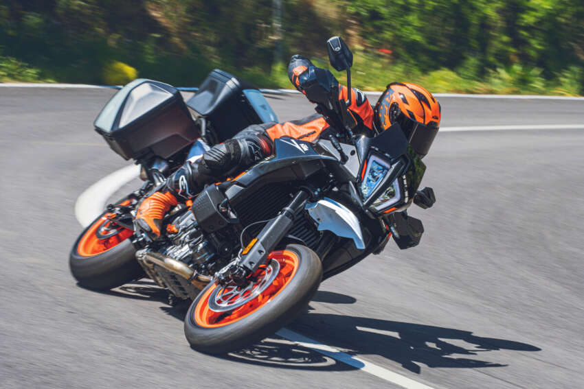 KTM 890 SMT Supermoto Tourer diperkenal – 105 hp 1606229