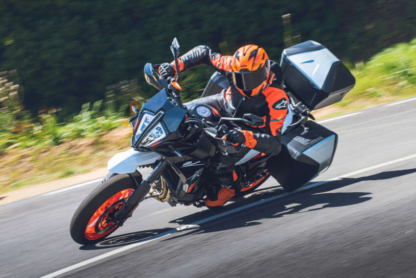 KTM 890 SMT Supermoto Tourer diperkenal – 105 hp 1606228