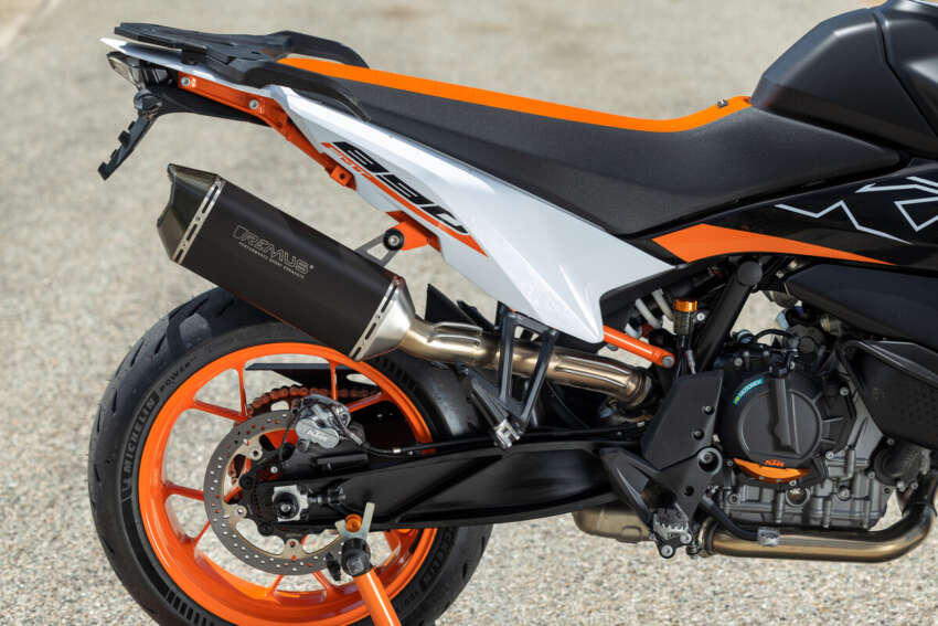 KTM 890 SMT Supermoto Tourer diperkenal – 105 hp 1606215