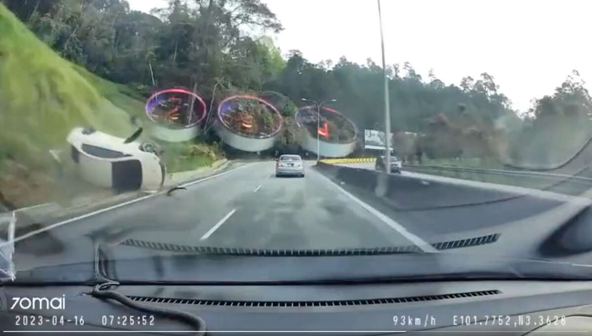 Honda Civic crashes on Genting Highlands road – be courteous to others, take the hard driving to the track