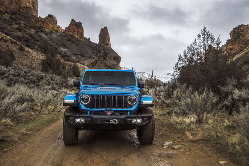 2024 Jeep Wrangler – improved off-roading capability, plus side curtain airbags, forward collision warning 1600335