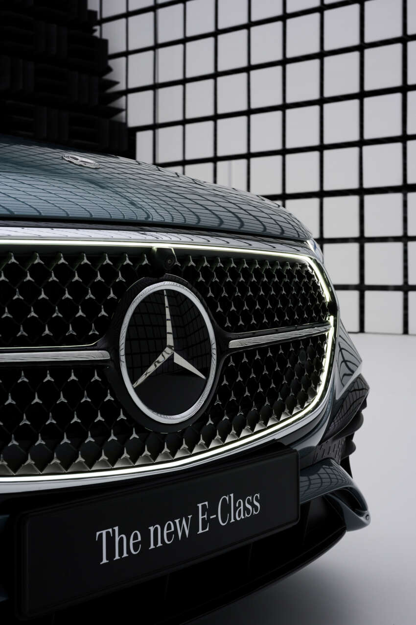 Mercedes-Benz E-Class W214 2024 – Hibrid ringkas, jarak EV hingga 115 km; MBUX Superscreen 1606453