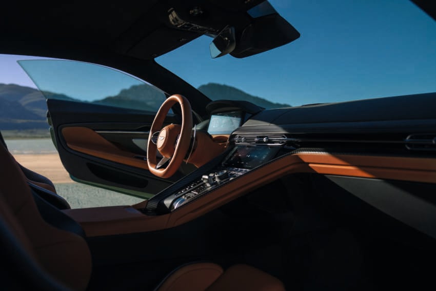 Aston Martin DB12 debuts – 680 PS/800 Nm V8, 0-96 km/h in 3.5s, 323 km/h; all-new in-house infotainment 1618563
