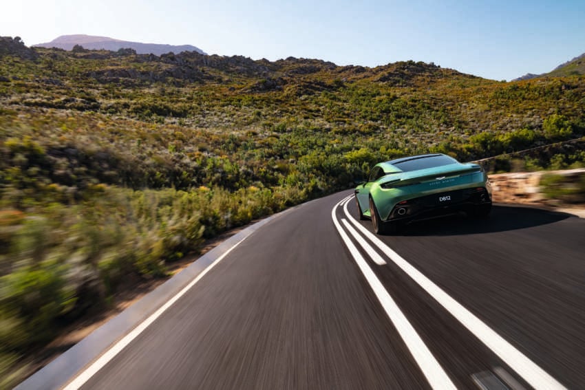 Aston Martin DB12 debuts – 680 PS/800 Nm V8, 0-96 km/h in 3.5s, 323 km/h; all-new in-house infotainment 1618566