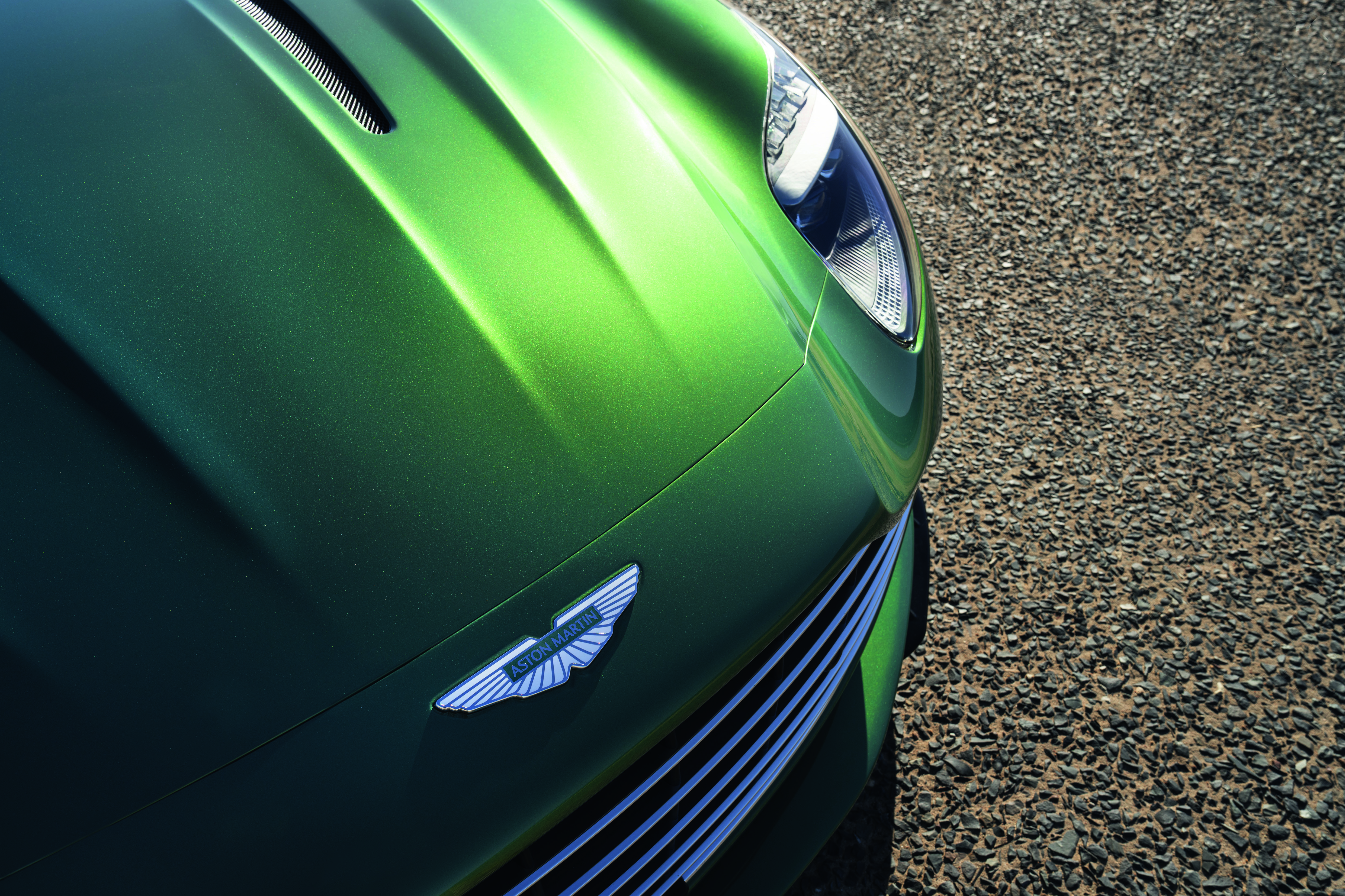 2023 Aston Martin DB12_11