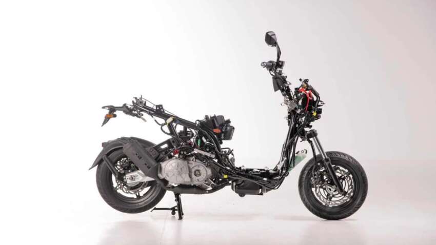 Kymco KRV 200 masuk pasaran Eropah – enjin 175 cc 17 hp, tork 15.6 Nm, casis sporty seperti skuter maxi 1617278