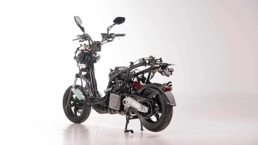 Kymco KRV 200 masuk pasaran Eropah – enjin 175 cc 17 hp, tork 15.6 Nm, casis sporty seperti skuter maxi 1617276