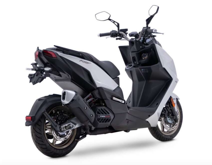 Kymco KRV 200 masuk pasaran Eropah – enjin 175 cc 17 hp, tork 15.6 Nm, casis sporty seperti skuter maxi 1617258