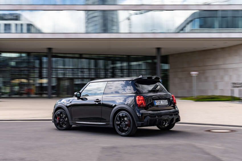 2023 MINI John Cooper Works 1to6 Edition – 231 PS, six-speed manual only; limited to 999 units worldwide 1615513