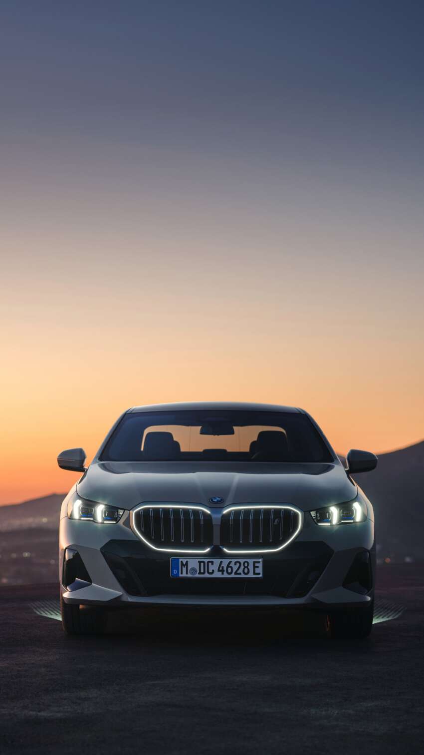 BMW i5 dan BMW 5 Series G60 2024 — M60 xDrive sehingga 601 hp; AirConsole permainan dalaman 1617994