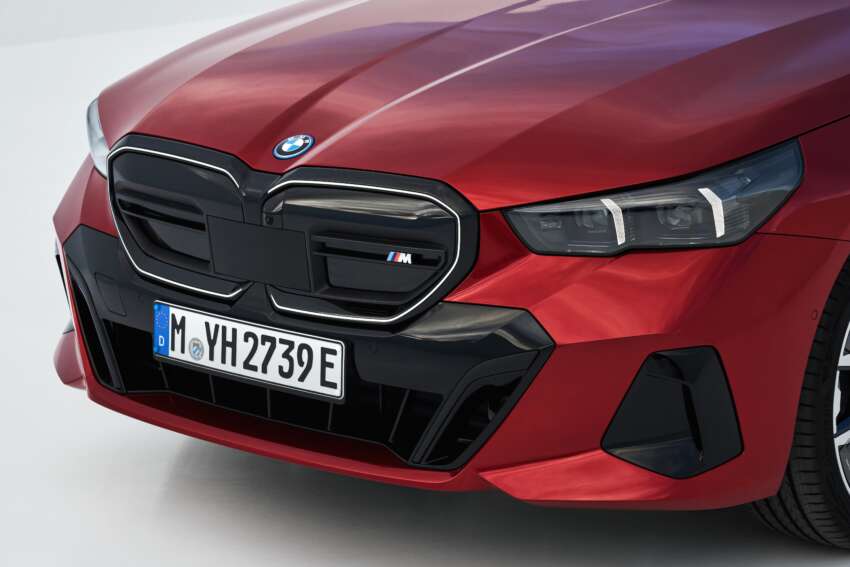 BMW i5 dan BMW 5 Series G60 2024 — M60 xDrive sehingga 601 hp; AirConsole permainan dalaman 1618119