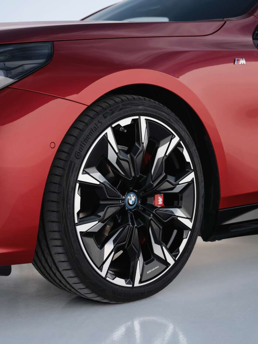 BMW i5 dan BMW 5 Series G60 2024 — M60 xDrive sehingga 601 hp; AirConsole permainan dalaman 1618120