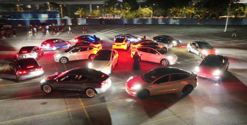 Tesla Light Show feature demonstrated on Star Wars Day in Malaysia – Model Y, Model 3 EVs in formation 1609405