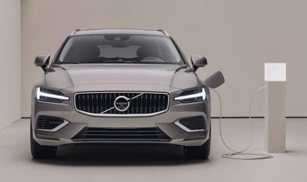 Get free Volvo Car Service Plan Plus, 1st year insurance with hybrid EV wall box coupon or RM7k until June 30