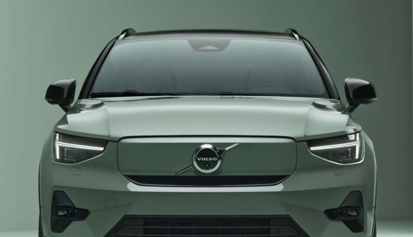 Get free Volvo Car Service Plan Plus, 1st-yr insurance with a hybrid or RM7k EV wallbox voucher til June 30 1618458